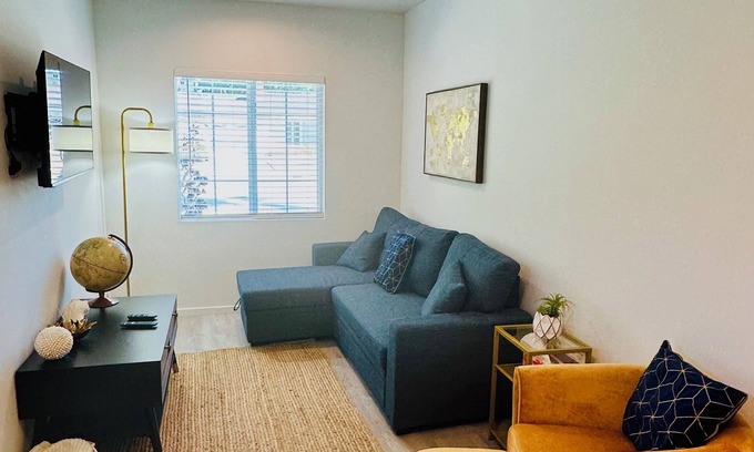 Porter Ranch House | Quiet Porter Ranch Escape Near Shops, CSUN & Dining Parking & No Cleaning Fee