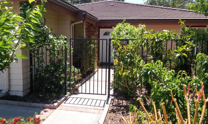 Guajome House | Quiet Private House 15 min to Beach