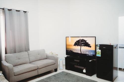 Abu Dhabi City Center Apartment | Quiet private Studio Room