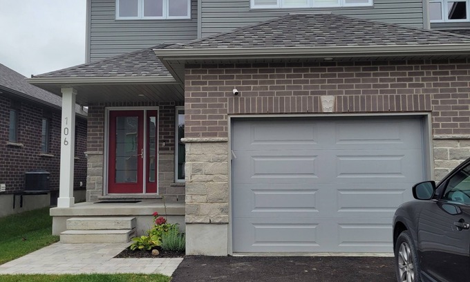 Palmerston House | Quiet retreat in Palmerston, Ontario, pet friendly.