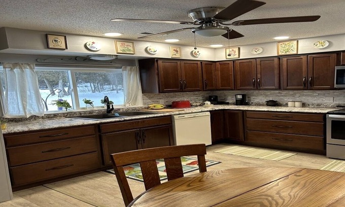 Gladwin House | Quiet Retreat near Golf Courses at Sugar Springs