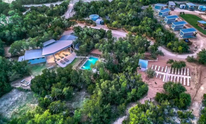 Dripping Springs Hotel | Quiet Retreat w/Pool & Private Cottages by Austin