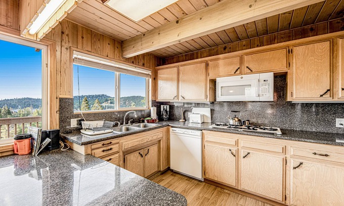 Cedar Glen House | Quiet Retreat w/Lake & Mountain Views, Expansive Deck, Game Room & Central AC