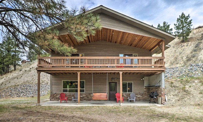 Lincoln County House | Quiet Riverside Retreat: Hike, Fish & Ski!