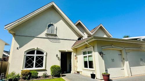 Richmond Bed & Breakfast | Quiet Room in Richmond