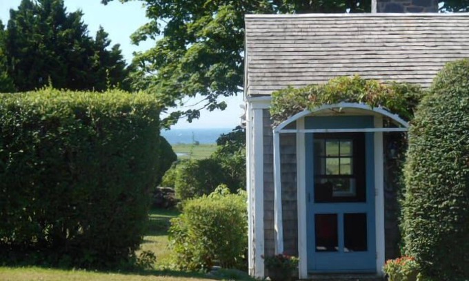 Adamsville Cottage | Quiet Rural setting near Fogland Beach