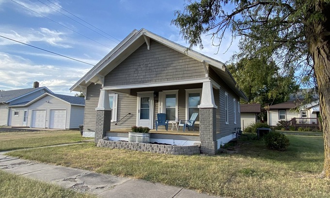 La Crosse House | Quiet Small Town Stay
