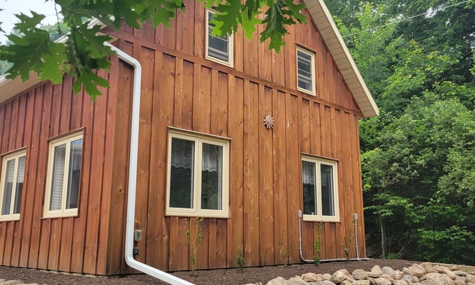Killaloe Cabin | Quiet spacious 2 story lodge for private party