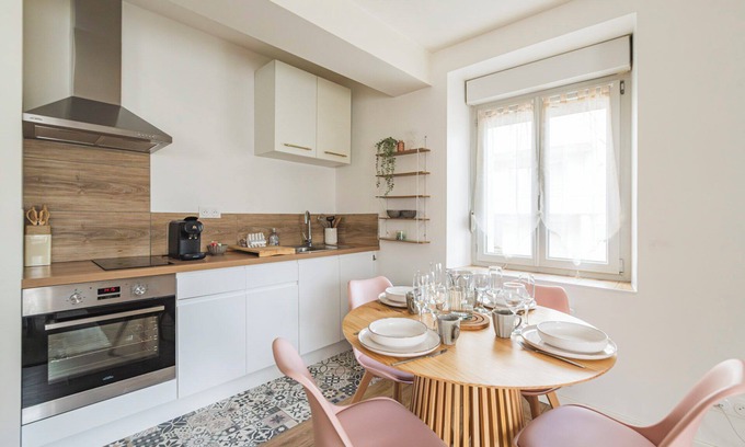 Cormontreuil Apartment | Quiet, spacious apartment near Reims-Cormontreuil shops