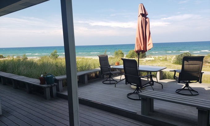 Shelby House | Quiet Spacious Lake Michigan Beachfront Cottage
