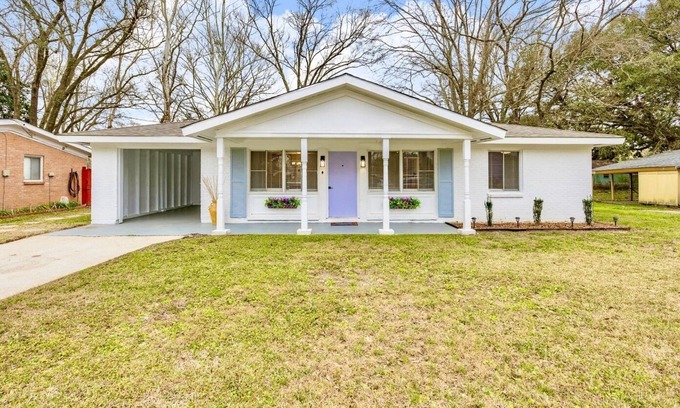 Brownsfields House | Quiet Stay Near Airport. 5 min drive to SU. 10-15 min drive to LSU & Dwntown BR.