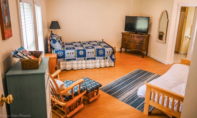 Rockport Apartment | Quiet Studio close to all that Coastal Maine has to offer!