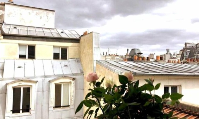 Bonne-Nouvelle Apartment | Quiet Studio, Elevator Queen size bed+extra mattress for a kid < 10 years - AC