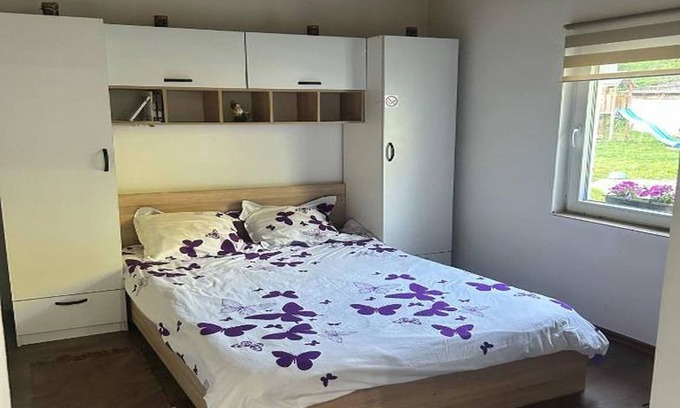 Cabesti Apartment | Quiet studio in a small village