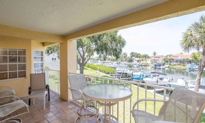 Tierra Verde Condo | Quiet Tierra Verde Waterfront Condo Minutes from Saint Pete