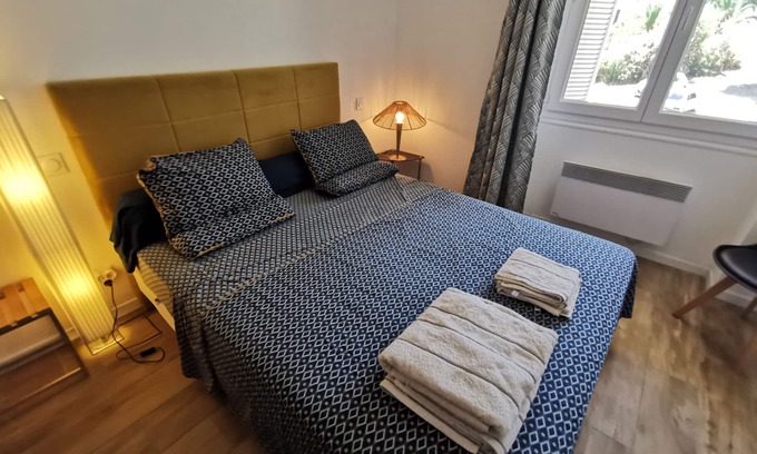 Ajaccio Apartment | Quiet town center, sea view, private parking, 250 m from the beach