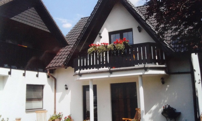 Ohlhof Apartment | Quiet town near comfortable apartment with terrace in Goslar/Ground