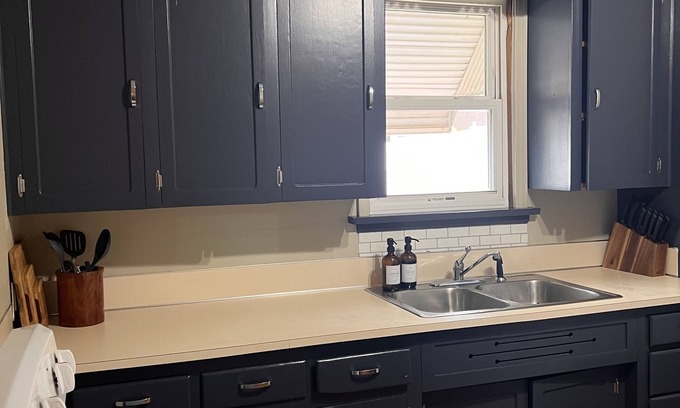 Fairmont Apartment | Quiet Two Bedroom Apartment. Discount for traveling workers.