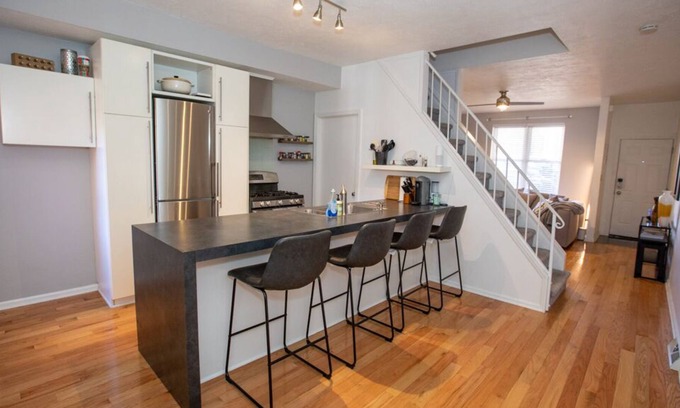 Shadyside House | Quiet & Updated Shadyside Townhouse