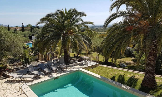El Mas Isaac Villa | Quiet villa with pool, sea view, petanque, garden, wifi, parking