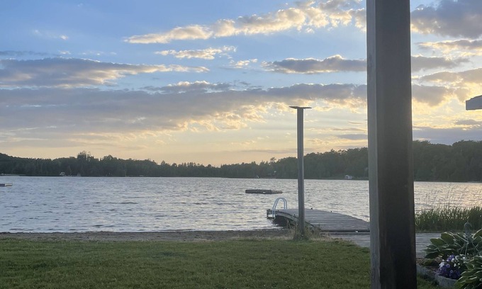 Chatsworth Cottage | Quiet Waterfront Retreat on Connell's Lake