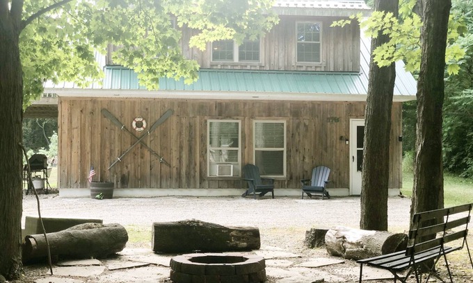 Westfield House | Quiet weekend getaway - In the middle of Lake Erie Wine Country
