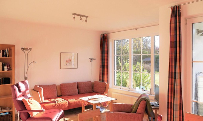 Ostseebad Prerow Apartment | Quietly situated first floor apartment w. Garden, south-facing terrace, barbecue area and WLAN