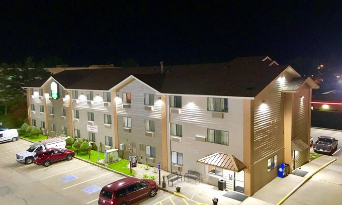 Quincy Hotel | Quincy Inn and Suites