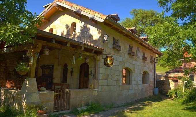 Merindad de Sotoscueva Cottage | Quinta Fredes accommodation for 5 people