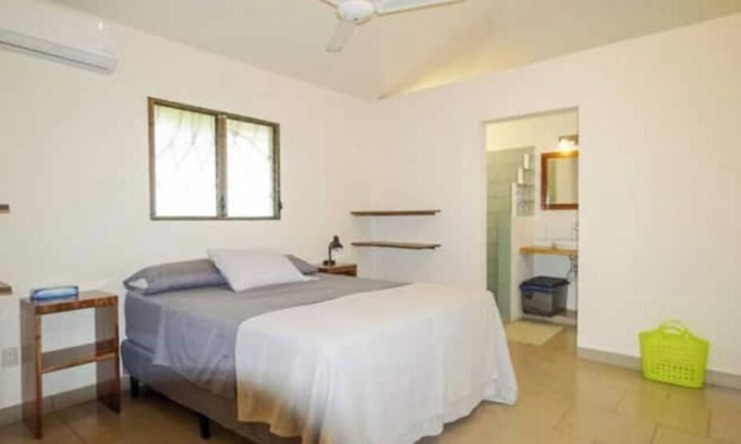 Aserradores House | Quintas Calalas-4BD/4BA Short Walk to Beach & Surf