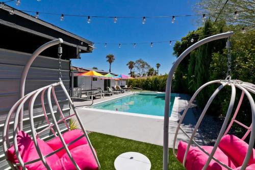 Chino Canyon House | Quintessential Family Palm Springs Salt Pool Spa Casita