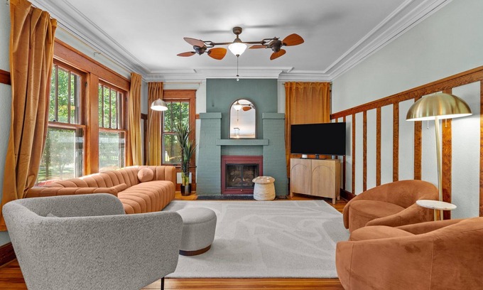 Downtown House | Quirky Cottage - Downtown Southern Pines