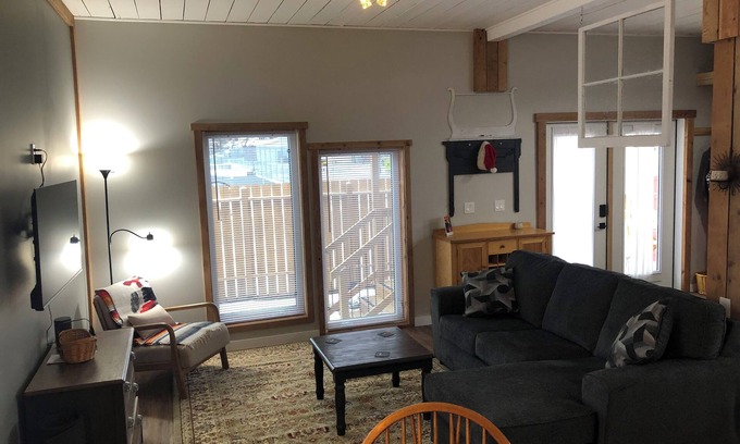 Grand Forks House | Quirky, heritage with all the comforts to make your stay just right!