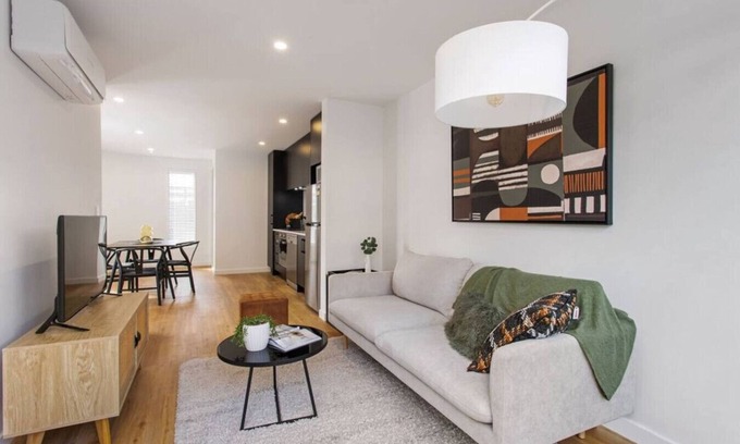 Christchurch House | Quirky New Stylish Free Park