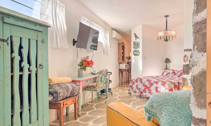 Santa Cruz Apartment | Quirky Santa Cruz Studio w/Shared Courtyard!