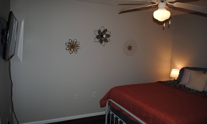 Winston - Salem Condo | Quit, Cozy, Pet Friendly Condo