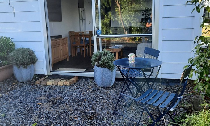 Waiuku Apartment | Quite country garden retreat with modern facilities close to Waiuku town.