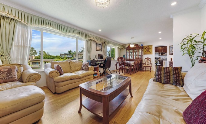 Richmond House | Quite House/Family Friendly/Central AC near Airport