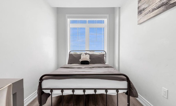 Cambridge House | Quite Private Room w/Lock