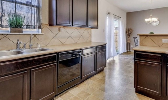 Southside House | Quite suburban home