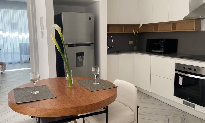 Gonzalez Suarez Apartment | Quito Oasis Retreat: Luxury Condo with Private Patio and Pool