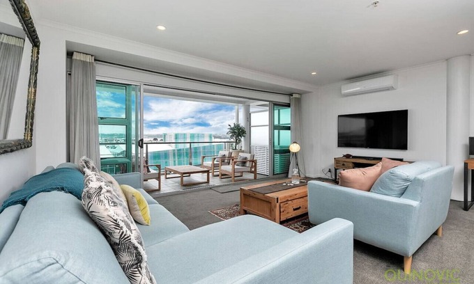 Auckland Central Business District Apartment | QV Spacious Waterfront 2 Bedroom Apartment - (791)