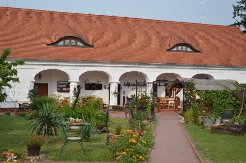 Magyarszerdahely Bed & Breakfast | Régi Csárda és Panzió