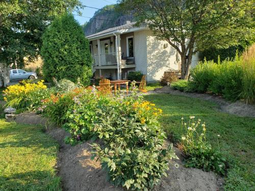 Petit-Saguenay Apartment | Résidence Touristique Les Bouleaux