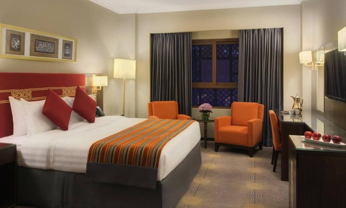 Medina House | R 1945 Taiba Madinah Hotel With Trouser press.Hot tub/jacuzzi & internet services,