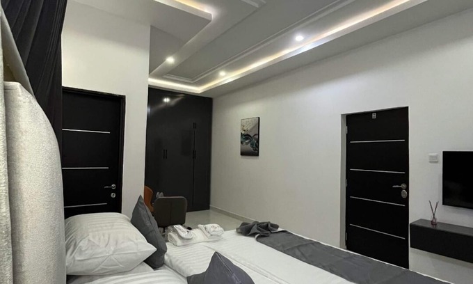 Abuja Cabin | R-Oak Hotels and Apartments