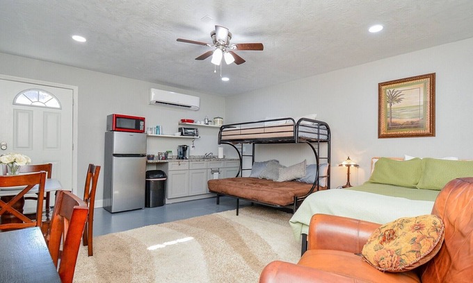 La Porte Apartment | R&R in Comfort