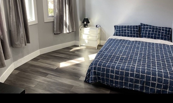 West Side House | (R4)Contact host before booking