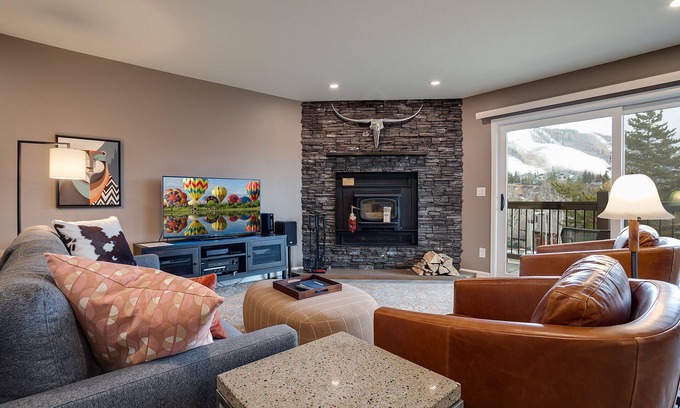 Steamboat Springs Condo | RA511 | Recently Remodeled | Modern Interior | Winter Shuttle | Pool and Hot Tub