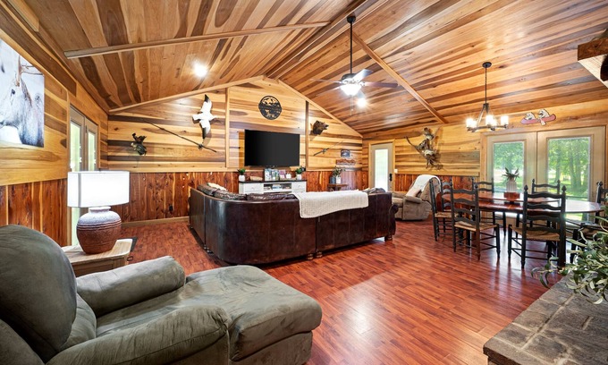 Dover Cabin | Raccoon Retreat with October Discounts!